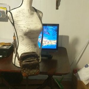 AUTHENTIC LV cross body purse